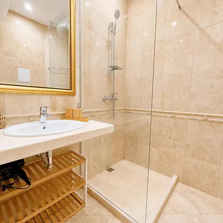Lux In Lamer - First Line With Swimming Pool - Sea View Apartment Warna